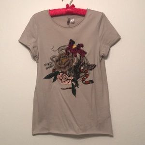 Divided Grey Embroidered T shirt Skulls Roses XS